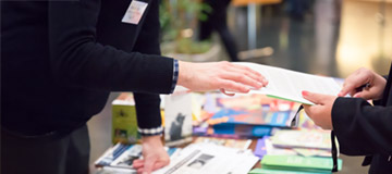 展示会やイベントでの配布に最適なクリアファイル印刷